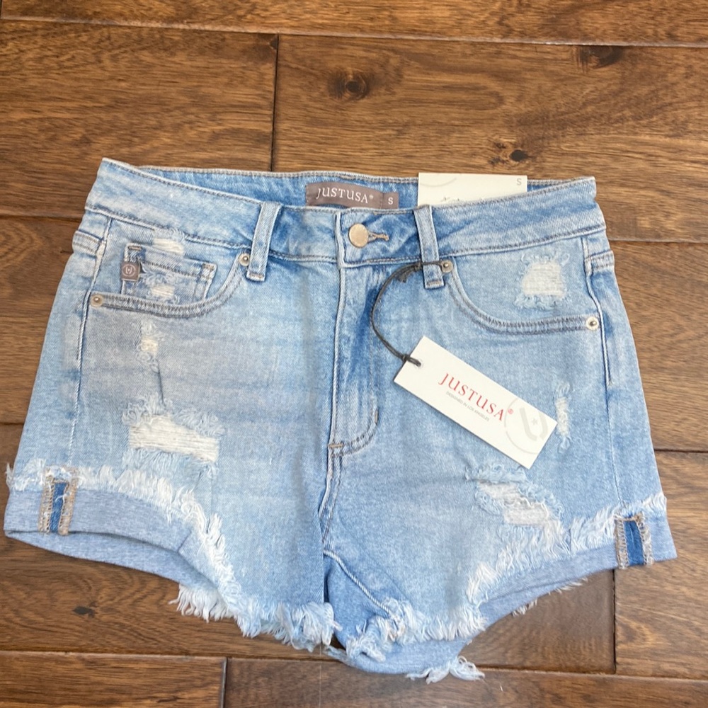 Just USA Mid Rise Short W/ Cuffed Side Seem
